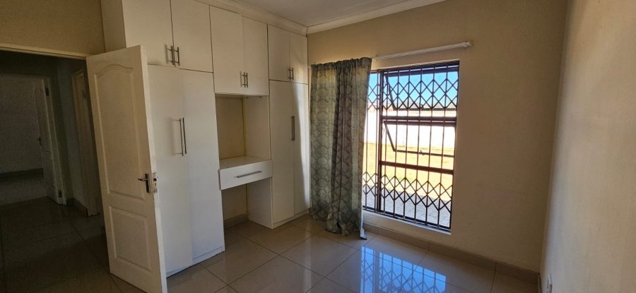 3 Bedroom Property for Sale in Kimdustria Northern Cape